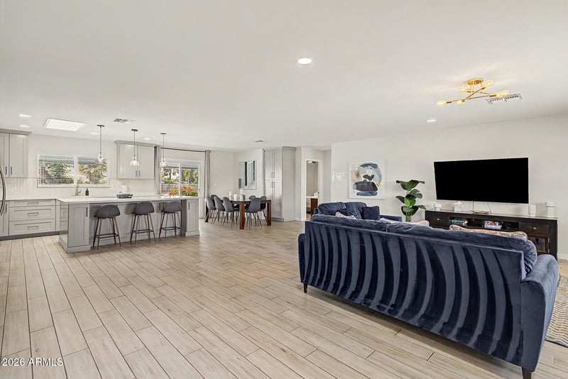 801 Todd Dr, Tempe, AZ 85283