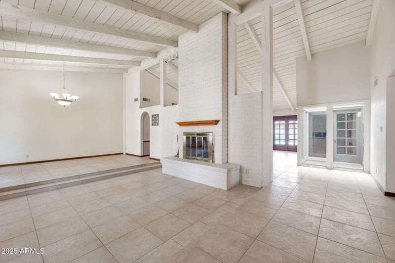 801 E Waltann Ln, Phoenix, AZ 85022