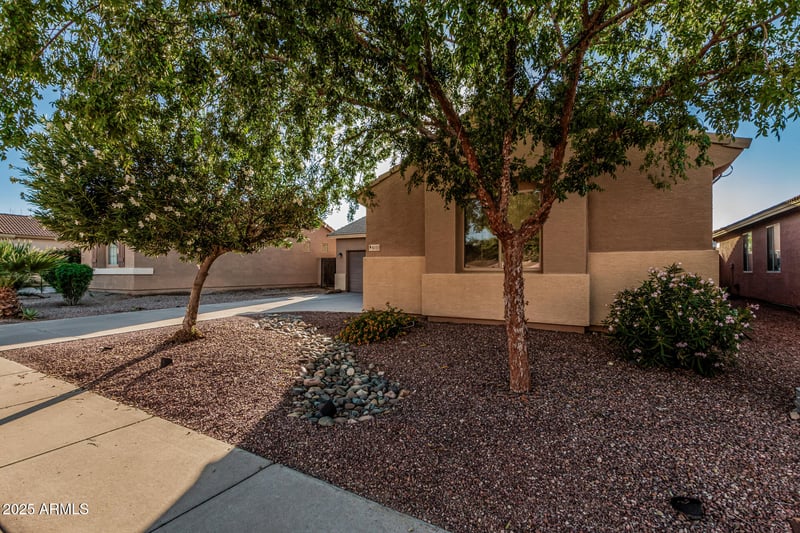 8010 15th Way, Phoenix, AZ 85042