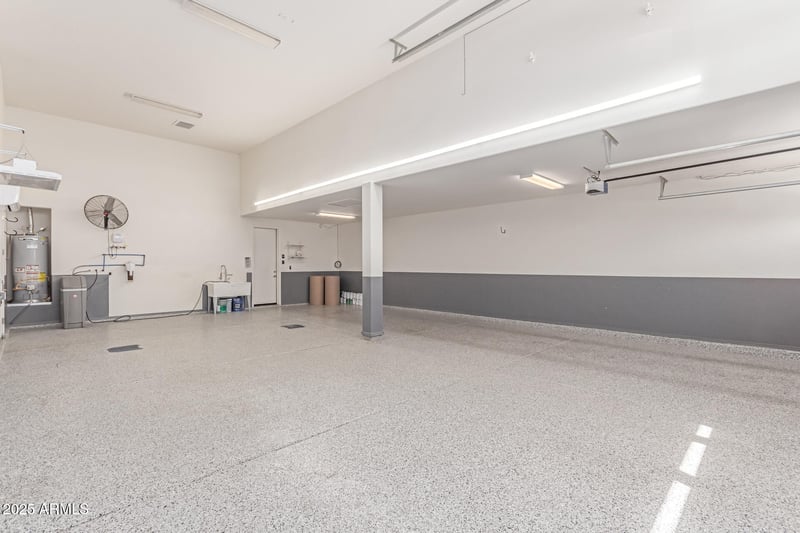 8010 Atlantis Way, Phoenix, AZ 85043