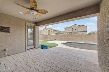 8010 Atlantis Way, Phoenix, AZ 85043