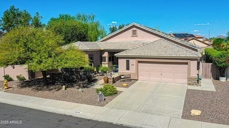 8010 Clara Ln, Peoria, AZ 85382