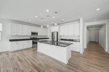 8010 W Atlantis Way, Phoenix, AZ 85043