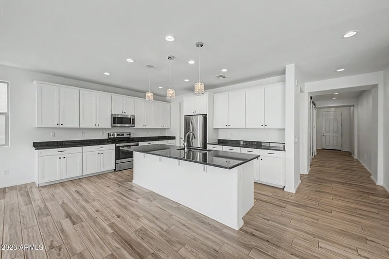 8010 Atlantis Way, Phoenix, AZ 85043