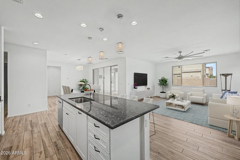 8010 Atlantis Way, Phoenix, AZ 85043