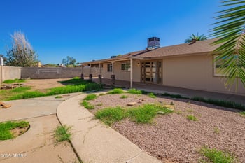8010 Westview Dr, Phoenix, AZ 85033