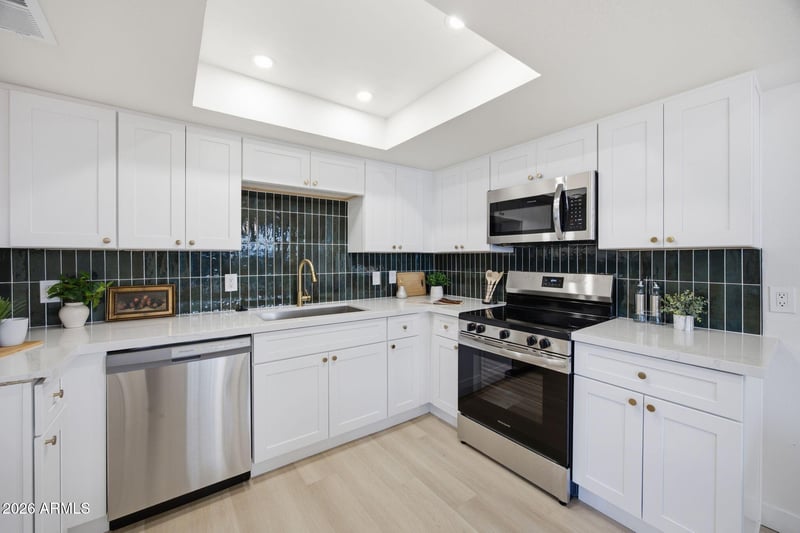 8011 N 49th Ave, Glendale, AZ 85302
