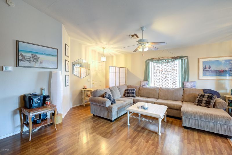 8011 N 87th Dr, Peoria, AZ 85345