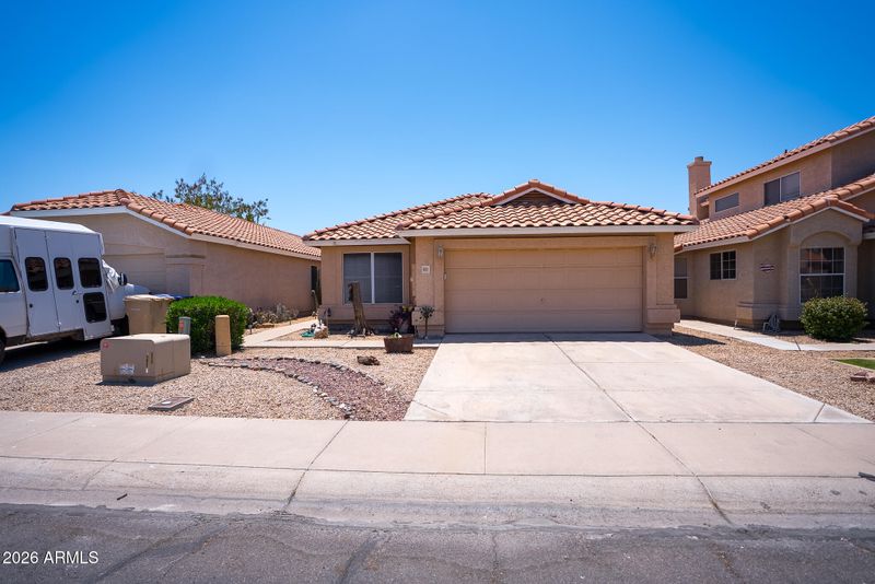 8011 W Laurel Ln, Peoria, AZ 85345