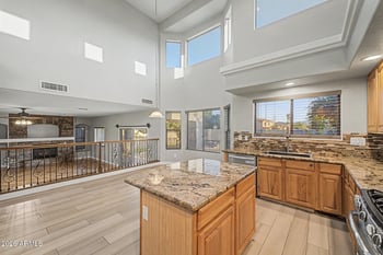 8013 Crown King Rd, Phoenix, AZ 85043