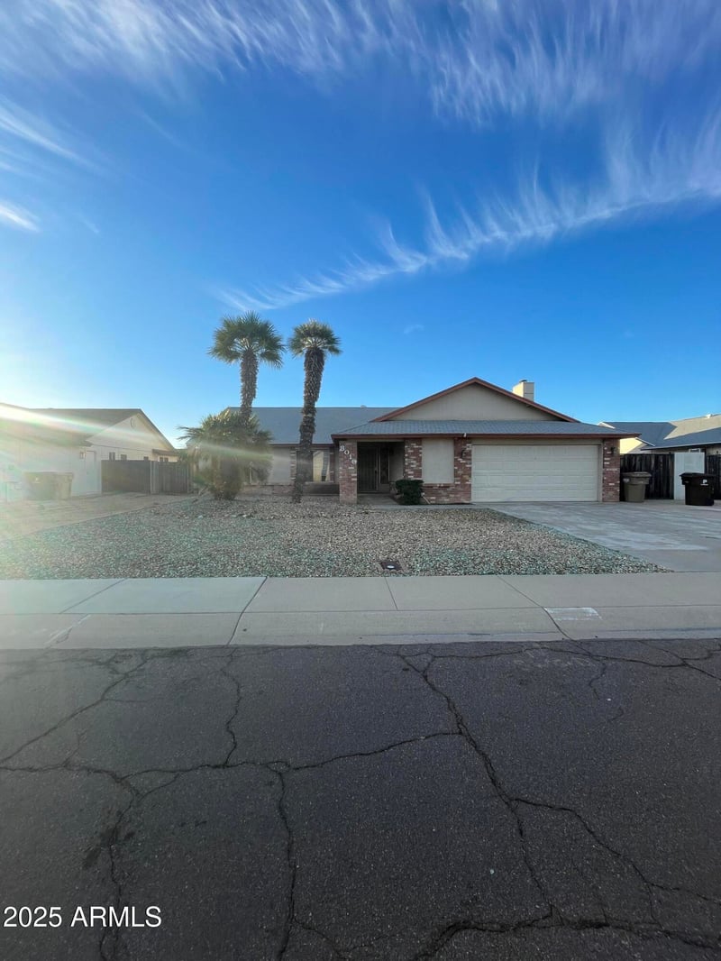 8013 W Corrine Dr, Peoria, AZ 85381