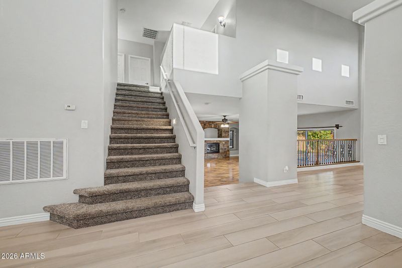 8013 W Crown King Rd, Phoenix, AZ 85043