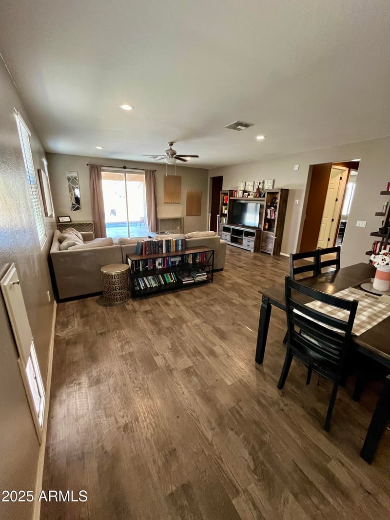 8014 Atlantis Way, Phoenix, AZ 85043