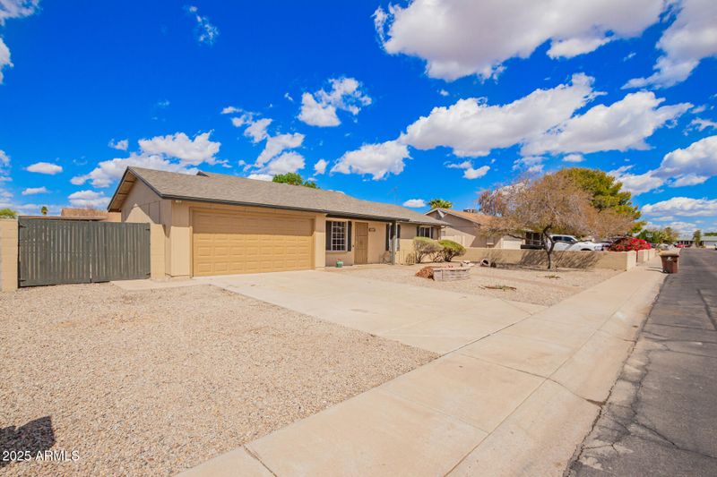 8014 W Mescal St, Peoria, AZ 85345