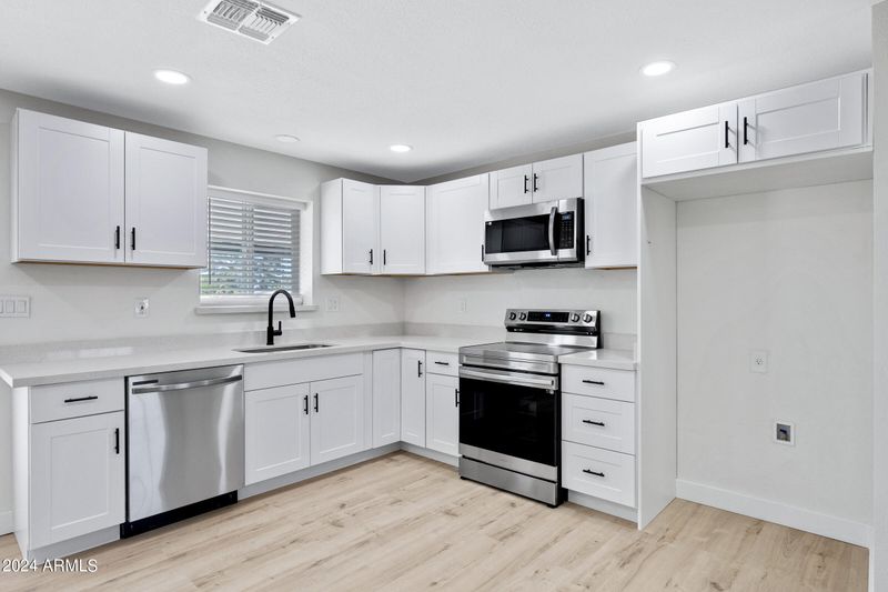 8015 E Juanita Ave, Mesa, AZ 85209
