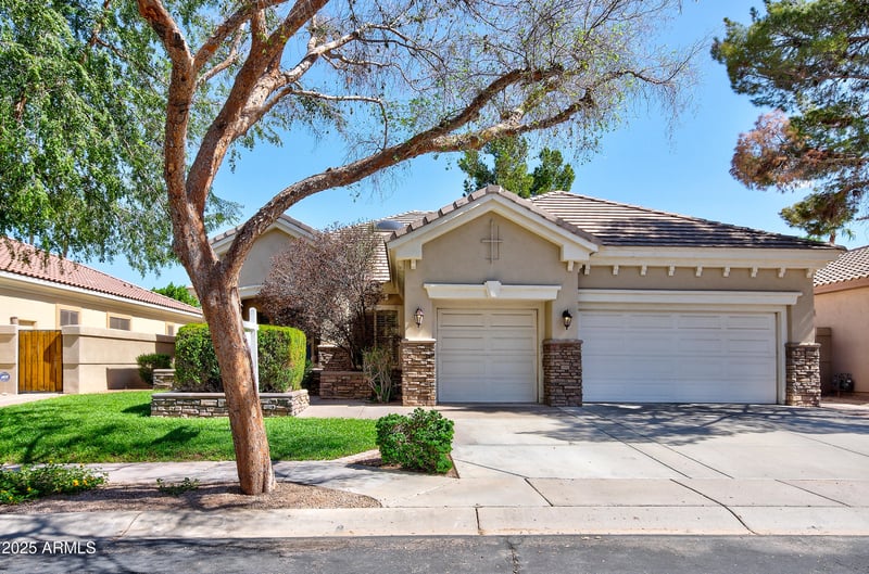 8015 Michele Ln, Tempe, AZ 85284