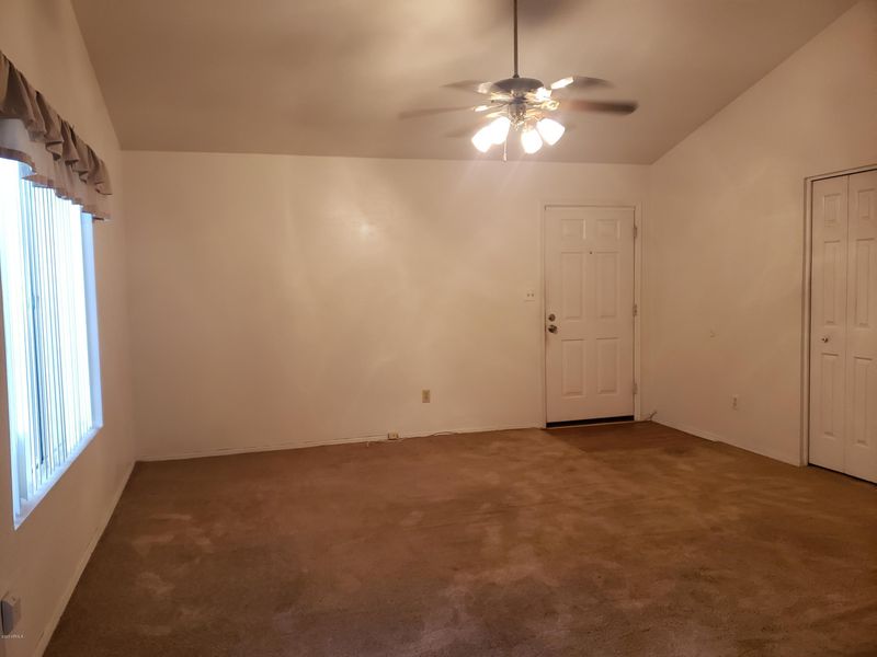 8015 N 48th Ave, Glendale, AZ 85302