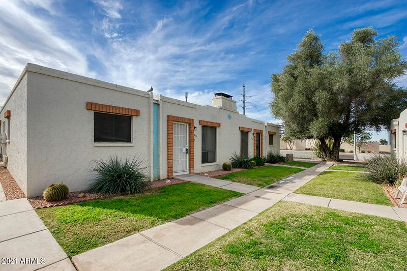 8016 E Oak St, Scottsdale, AZ 85257