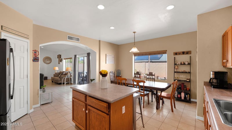 8016 Mclellan Rd, Glendale, AZ 85303