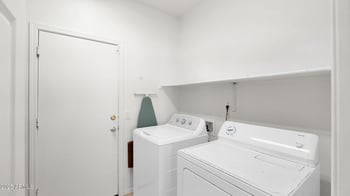 8016 Mclellan Rd, Glendale, AZ 85303