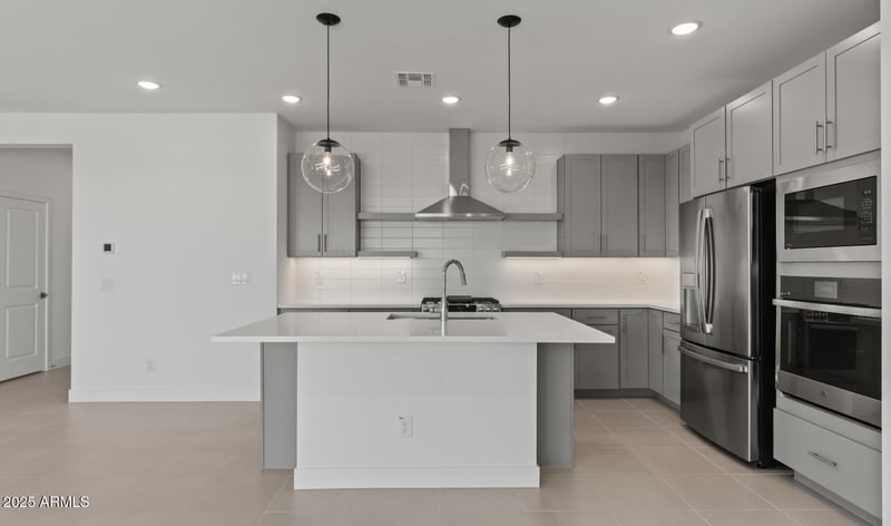 8018 Griswold Rd, Peoria, AZ 85345