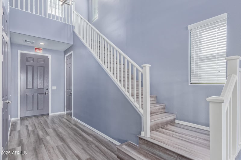 8018 Wood Ln, Phoenix, AZ 85043