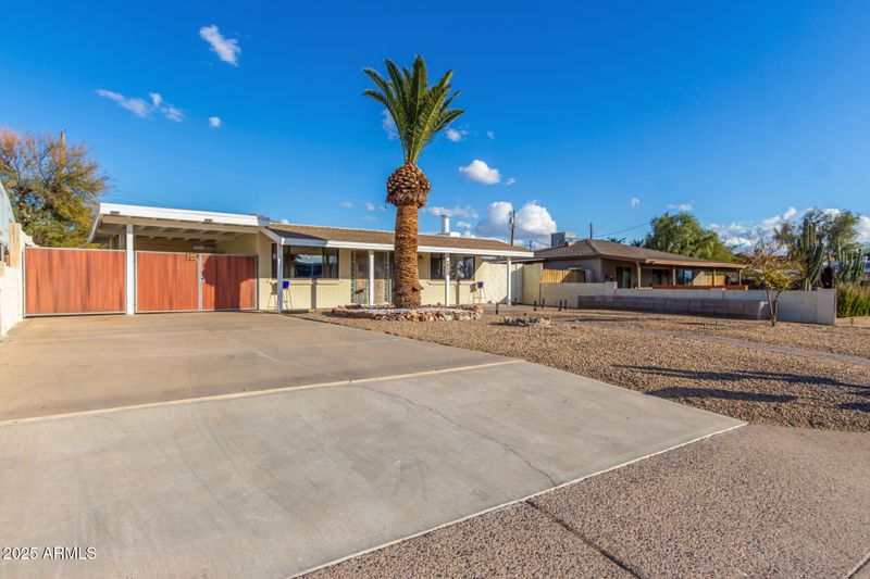 8019 N 14th St, Phoenix, AZ 85020