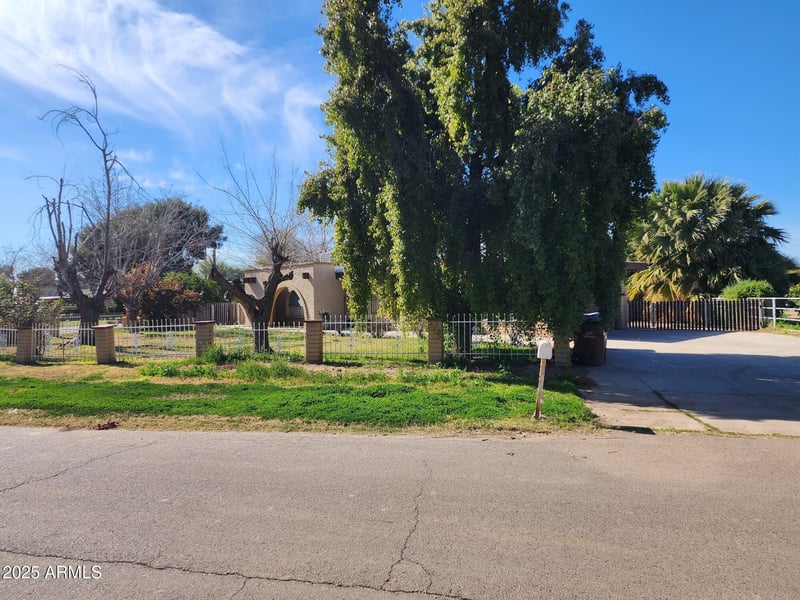 802 Alzora Way, Tolleson, AZ 85353