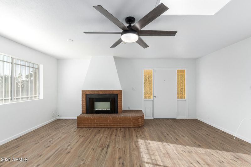802 E Orchid Ln, Phoenix, AZ 85020