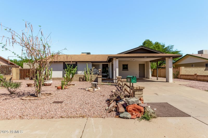 802 Michelle Dr, Phoenix, AZ 85023