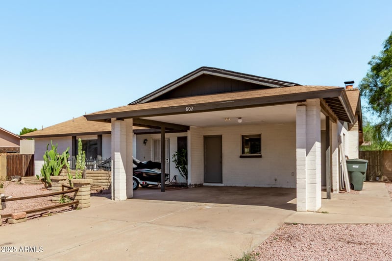 802 Michelle Dr, Phoenix, AZ 85023