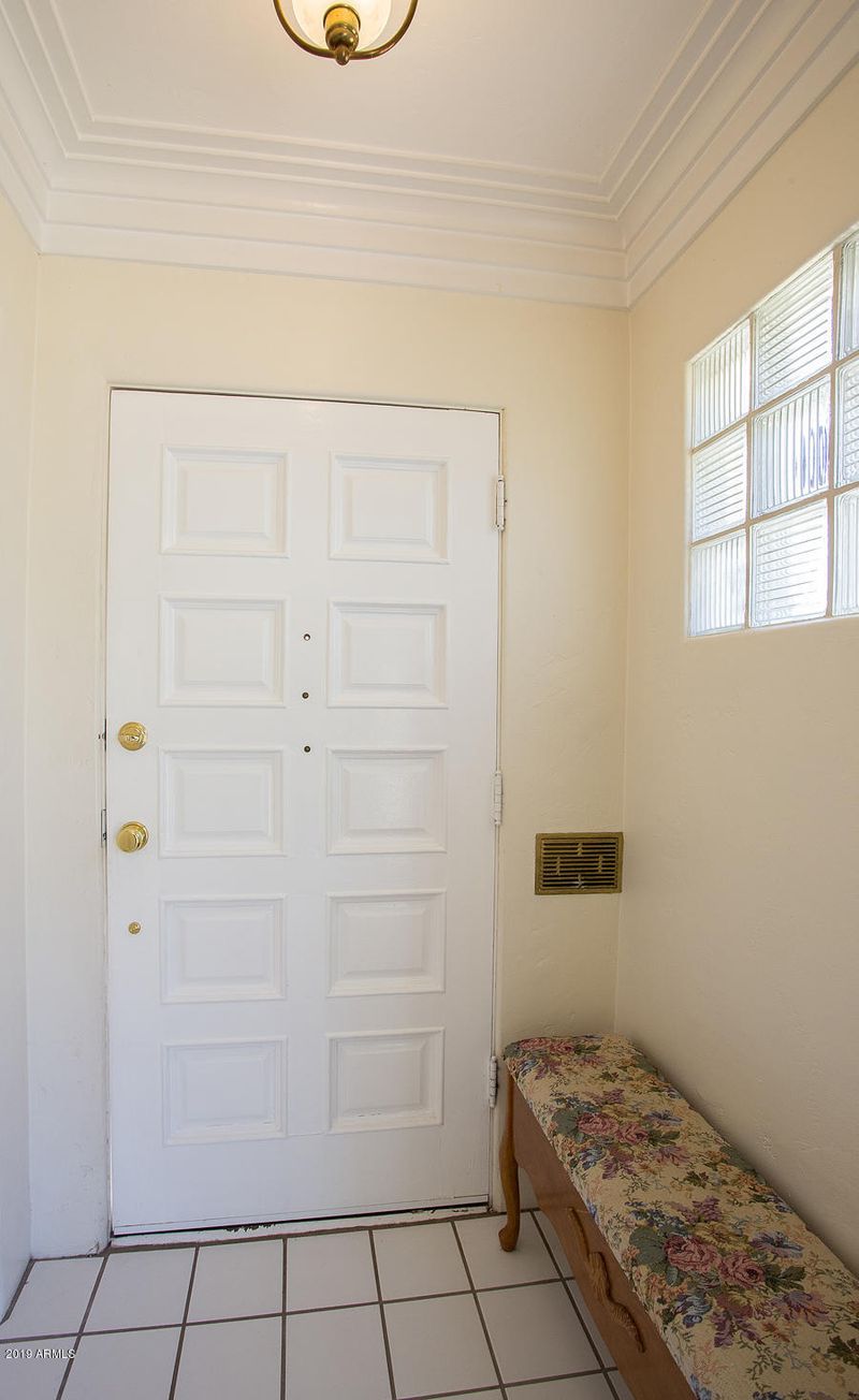 802 W Avalon Dr, Phoenix, AZ 85013