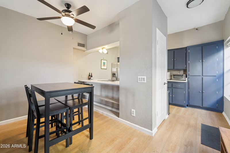 8020 Thomas Rd #329, Scottsdale, AZ 85251