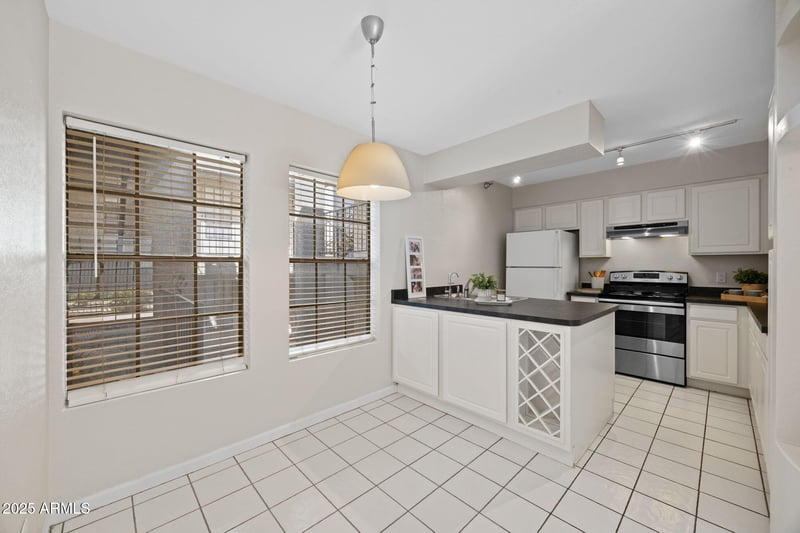 8020 Thomas Rd #112, Scottsdale, AZ 85251