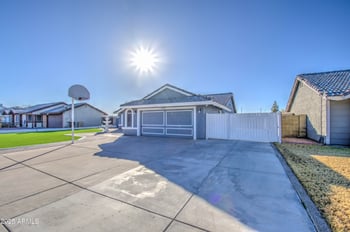 8021 Charter Oak Rd, Peoria, AZ 85381