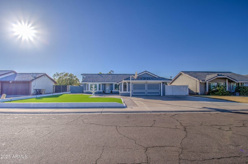 8021 Charter Oak Rd, Peoria, AZ 85381
