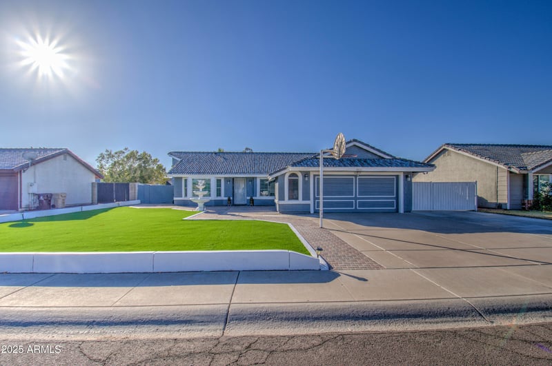 8021 Charter Oak Rd, Peoria, AZ 85381