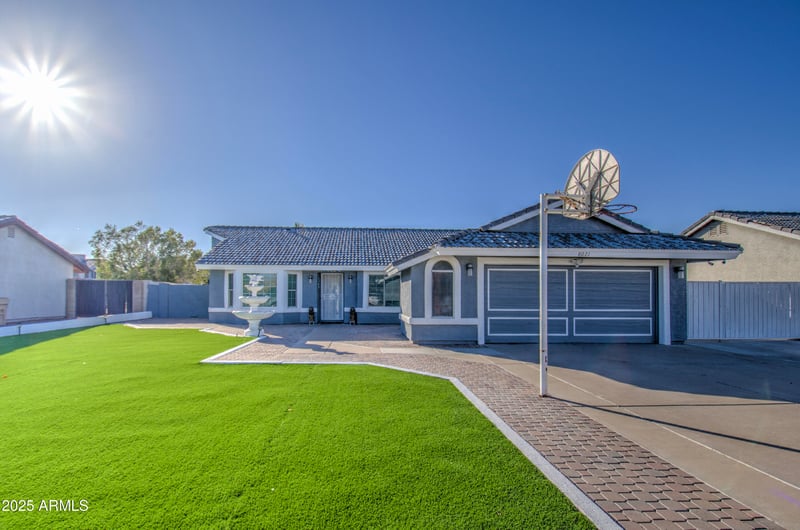8021 Charter Oak Rd, Peoria, AZ 85381