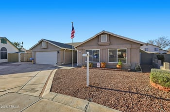 8021 Denton Ln, Glendale, AZ 85303