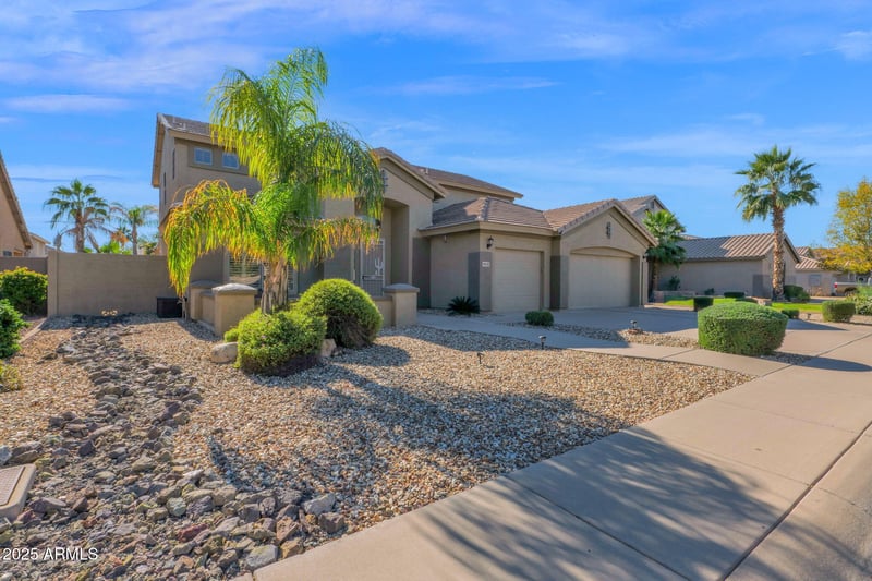 8021 W Donald Dr, Peoria, AZ 85383