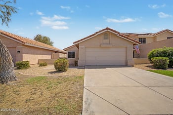 8021 Paradise Dr, Peoria, AZ 85345