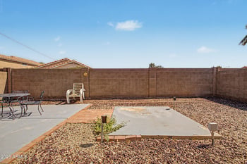 8021 Paradise Dr, Peoria, AZ 85345