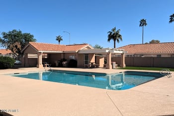8021 Paradise Dr, Peoria, AZ 85345
