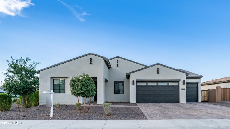 8022 Northview Ave, Glendale, AZ 85303
