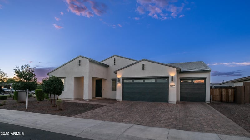 8022 Northview Ave, Glendale, AZ 85303