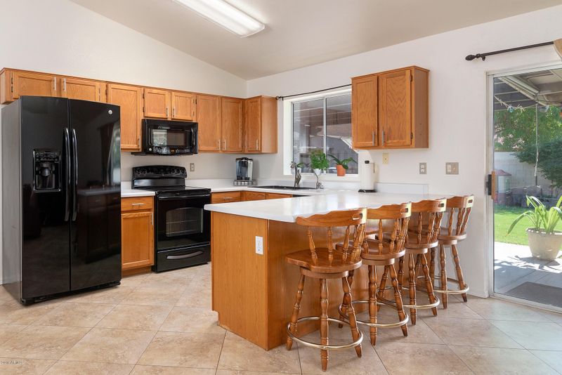 8023 E Fox St, Mesa, AZ 85207