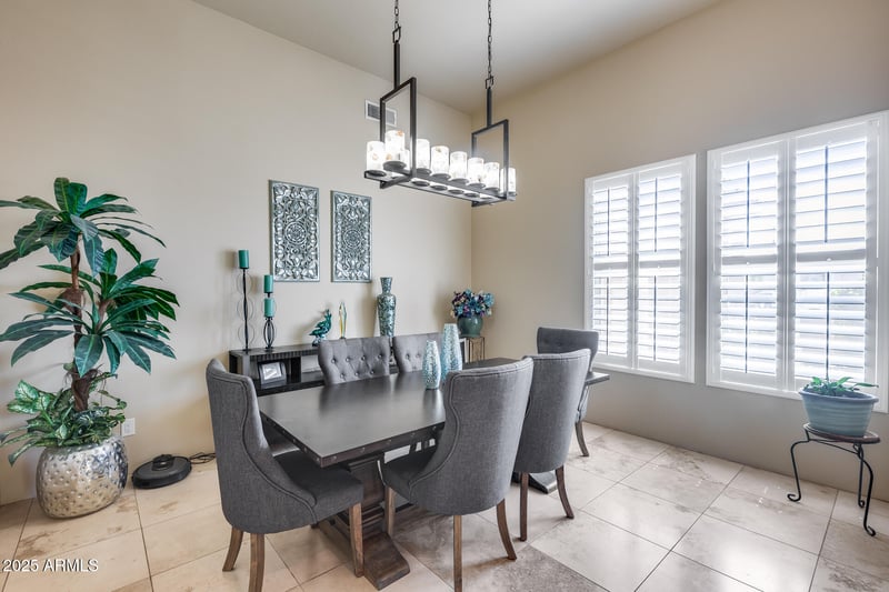 8024 Vista Ave, Glendale, AZ 85303