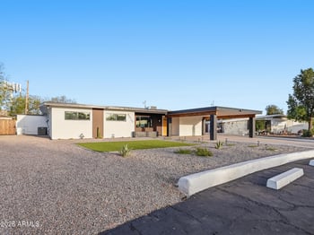 8025 11th Pl, Phoenix, AZ 85020