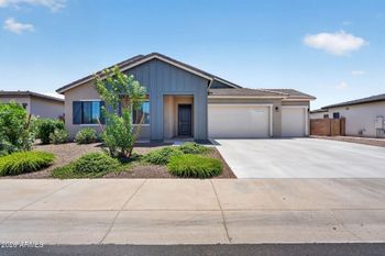 8025 W Gardenia Ave, Glendale, AZ 85303
