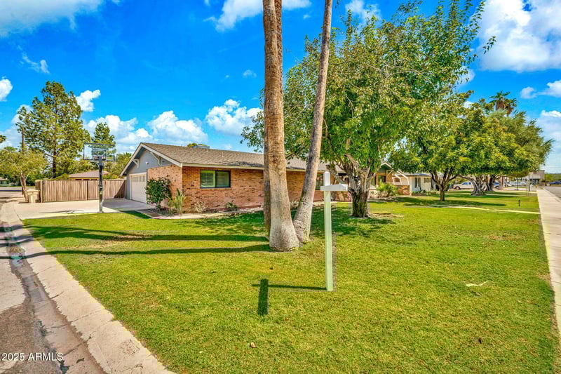 8027 58th Ave, Glendale, AZ 85302